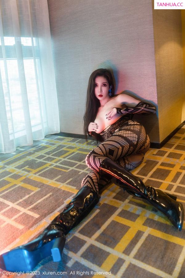 陈怡曼 叶媚儿Amei [XiuRen]高清写真图 2023.11.21 No.7691 陈怡曼 美腿美臀第2张图片